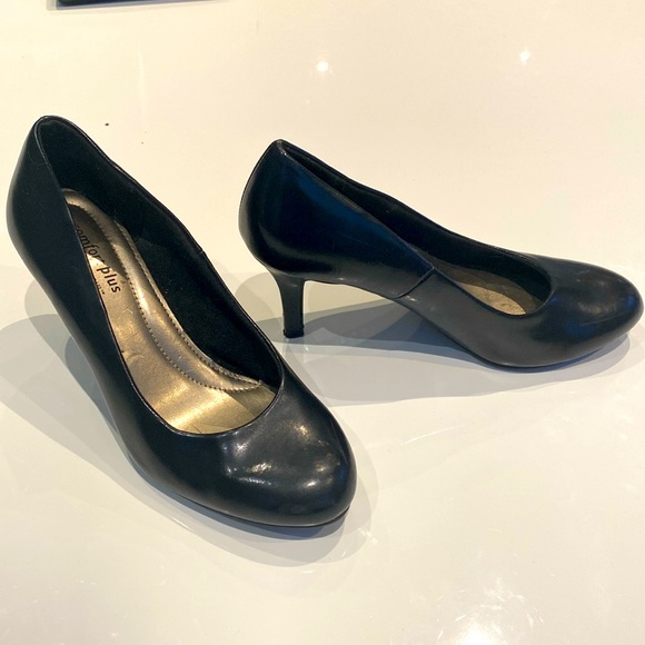 Predictions women shoes. Size 6W - Picture 1 of 7